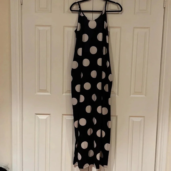 Polka Dot Maxi Dress - Black and White - Picture 8 of 13